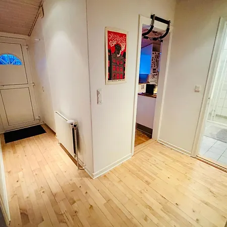 Easy Sleep In - Private Access - 24h Self Check In-out * Odense