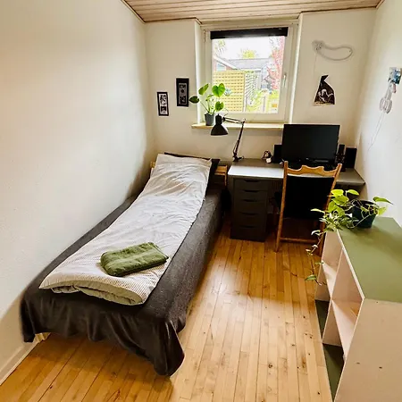 Проживание в семье Private - Easy Access - 24h Self Check In-out Оденсе