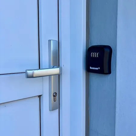 Private - Easy Access - 24h Self Check In-out