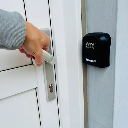 Private - Easy Access - 24h Self Check In-out *