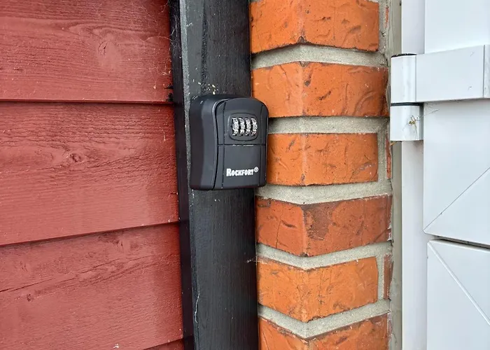 Easy Sleep In - Private Access - 24h Self Check In-out * Odense